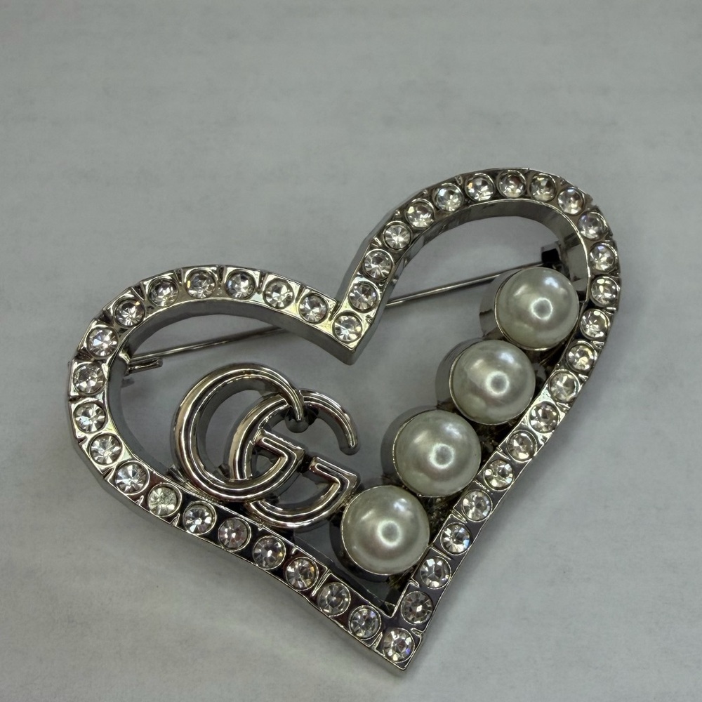 Beautiful Brooch– NWOT 💎